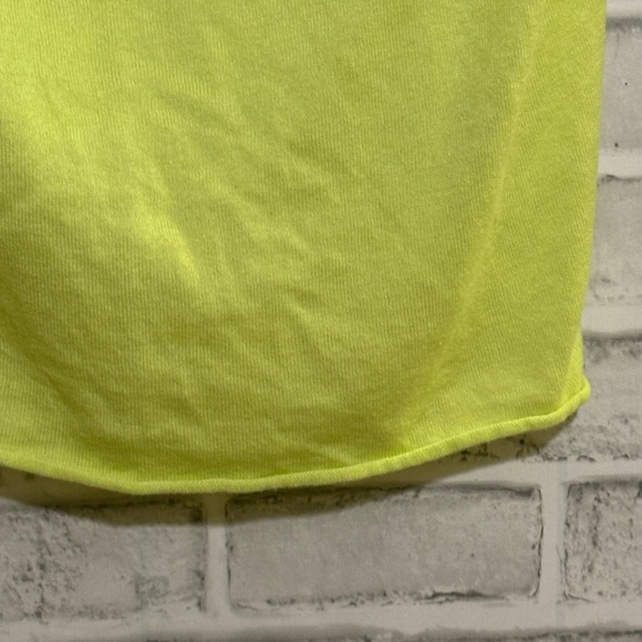 Worthington Chartreuse Blouse with Button Accents, size 2X - Picture 4 of 8